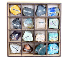 Verzameldoos met maar liefst 16 edelstenen/mineralen. Uitgevoerd in hout met een mooie van namen voorziene verzameling.